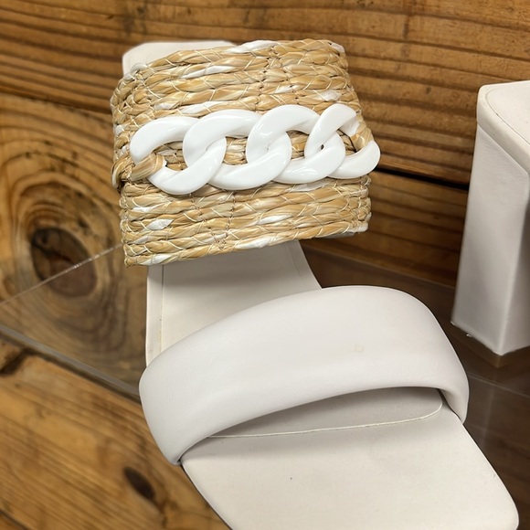 Naked Feet “Propriety” creami-nude heel with rattan & buckle detail - Picture 2 of 3